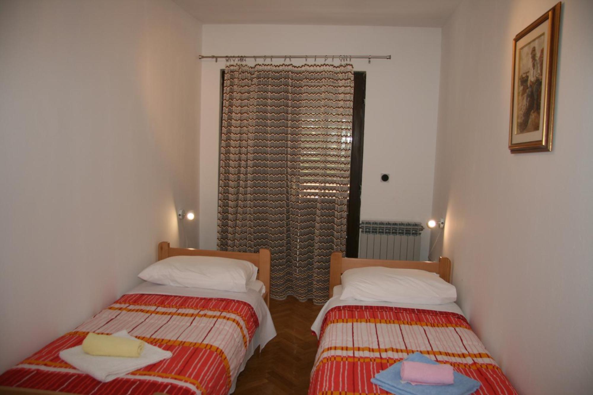 Apartments Karabaic Krk Krk Town Quarto foto